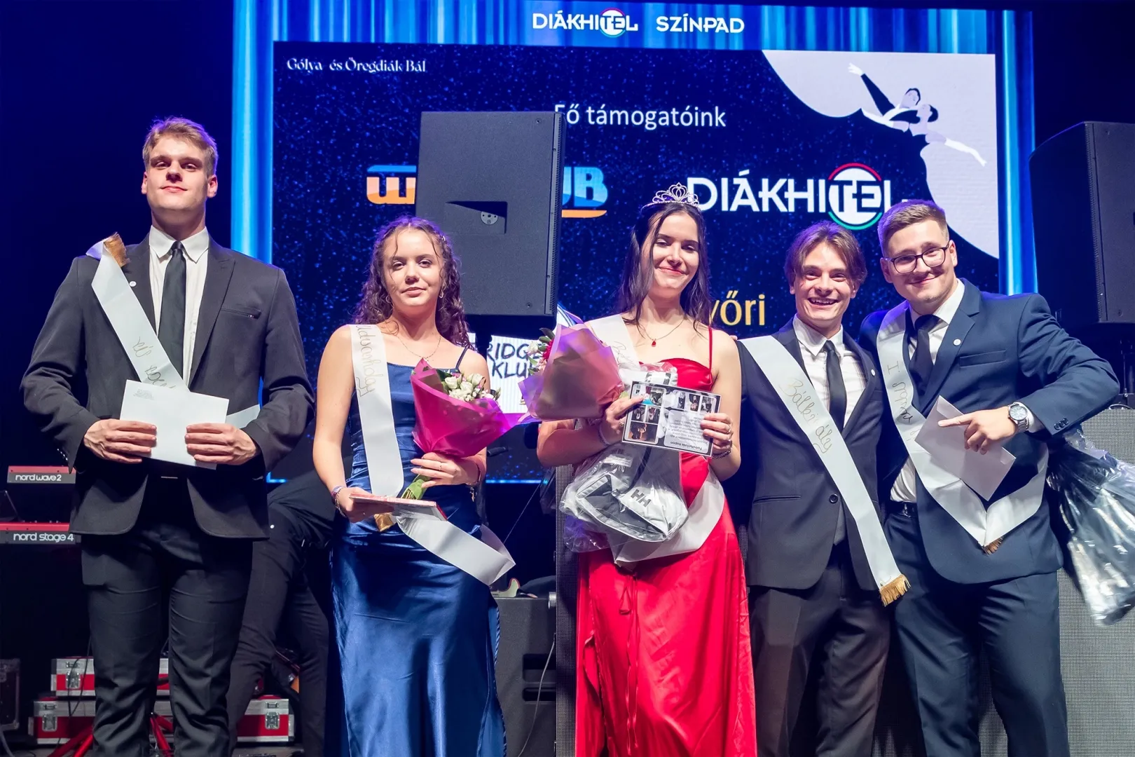 This year's Fresher’s Ball king and queen with their courtiers and ladies-in-waiting (Photo: András Adorján)